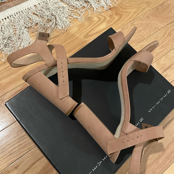 Block heels - Picture 3 of 4